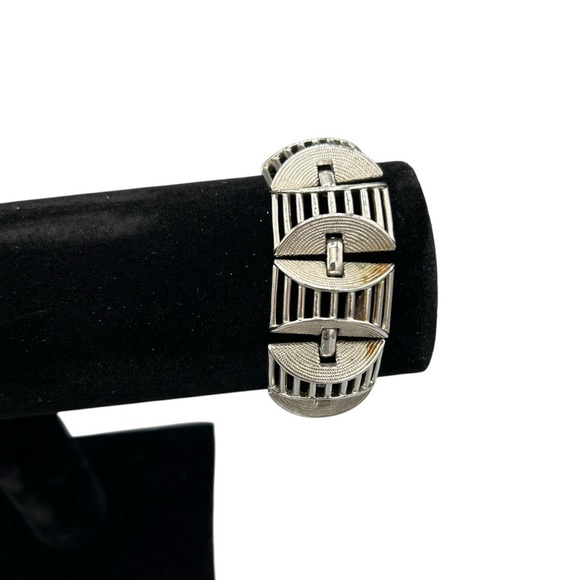 Vintage Sarah Coventry Silver Tone MCM Geometric Link  Vintage Sarah Coventry Silver Tone MCM Geometric Statement Bracelet